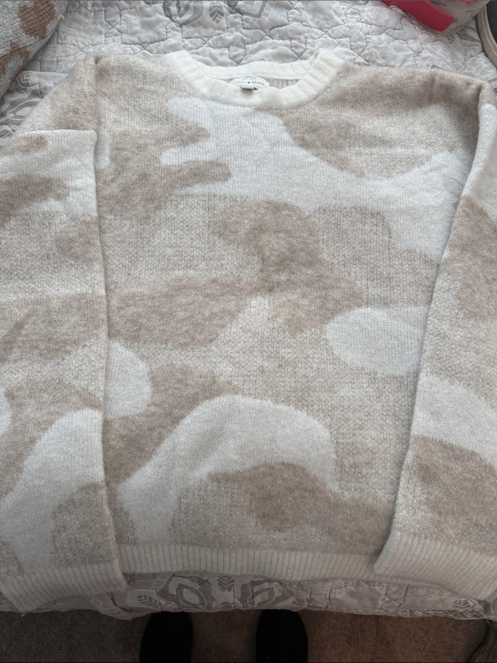 Lucky Brand Women's Crewneck Sweater in Beige & Cream Camouflage